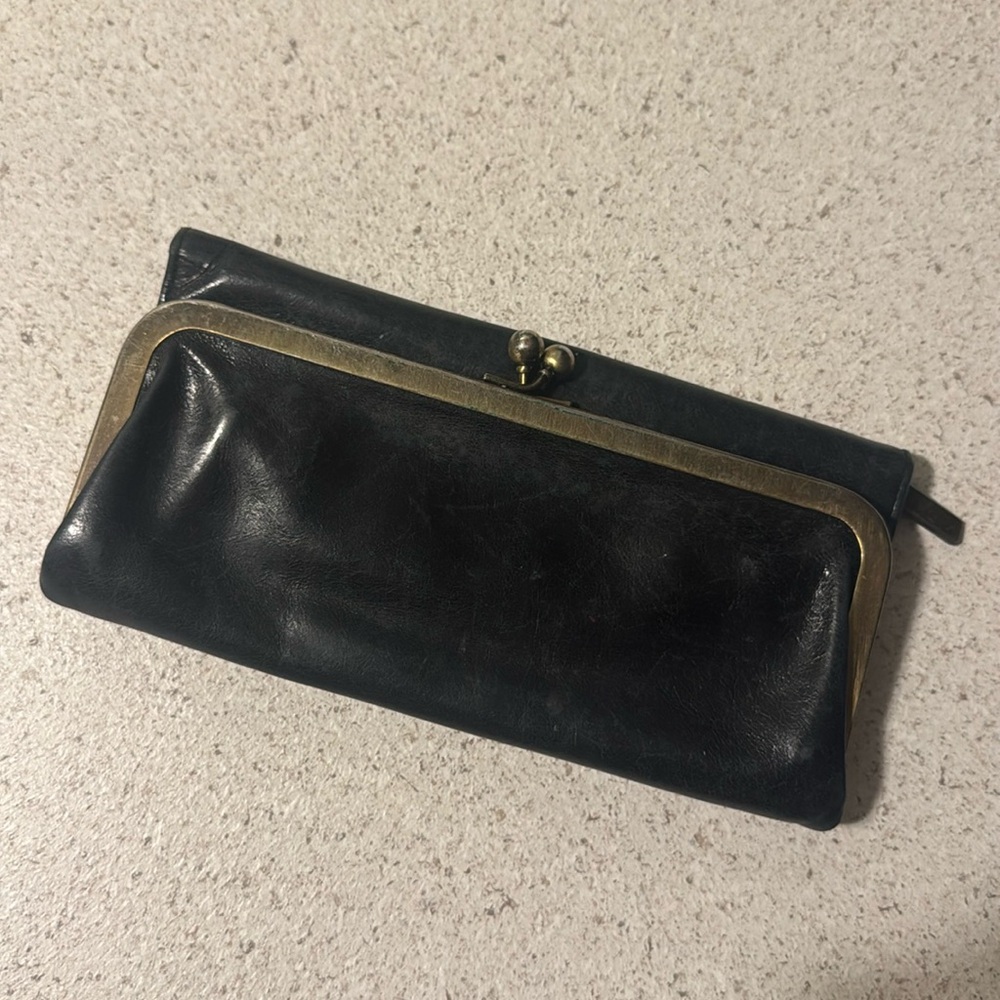 HOBO Genuine Black Leather LAUREN Kiss lock Magnetic Clutch Wallet